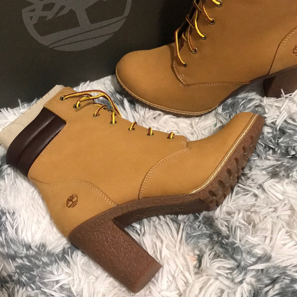 NWT Timberland woman’s boots